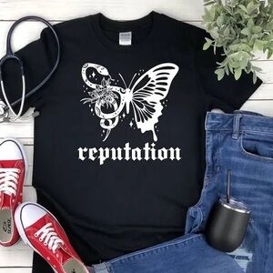 Taylor Swift Reputation shirt, Adult Small, EUC